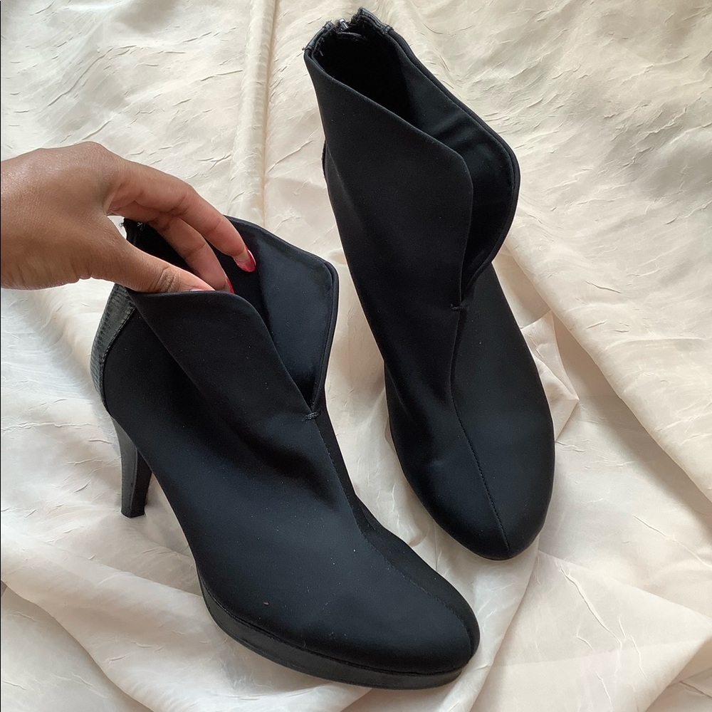 Bandolino Black Heeled Booties